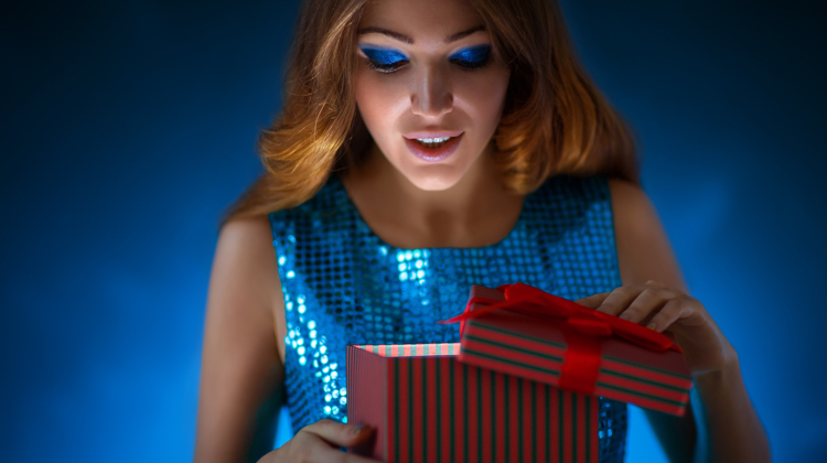 Gifts to get your copywriting career for the holidays